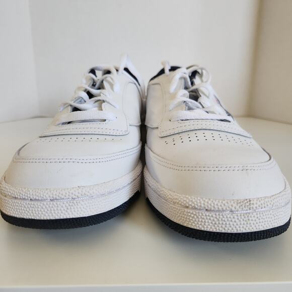 Athletic_Shoes